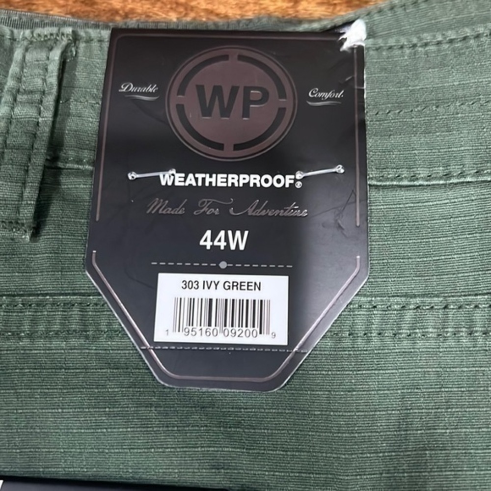 🟣NWT Weatherproof Utility Short - Picture 4 of 5